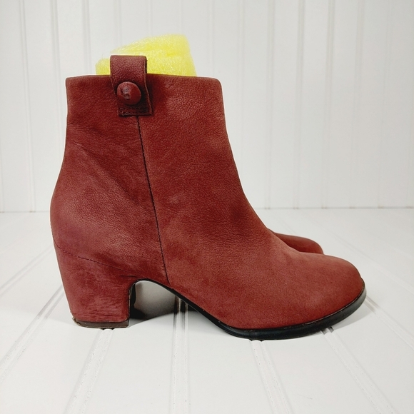 Gentle Souls Soft Cast Red Leather Block Heel Bootie A947 - Picture 5 of 11